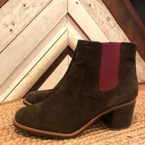 Sperry Marlow Suede Booties with Cranberry, sz. 10